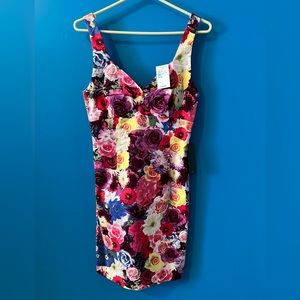 Guess size 8 NWT April Showers Dress beautiful multicoloured full of flowers